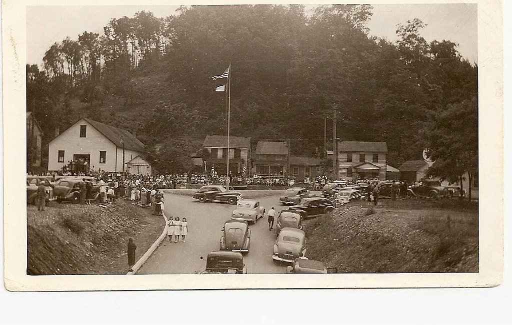 memorial day 1940ish.jpg